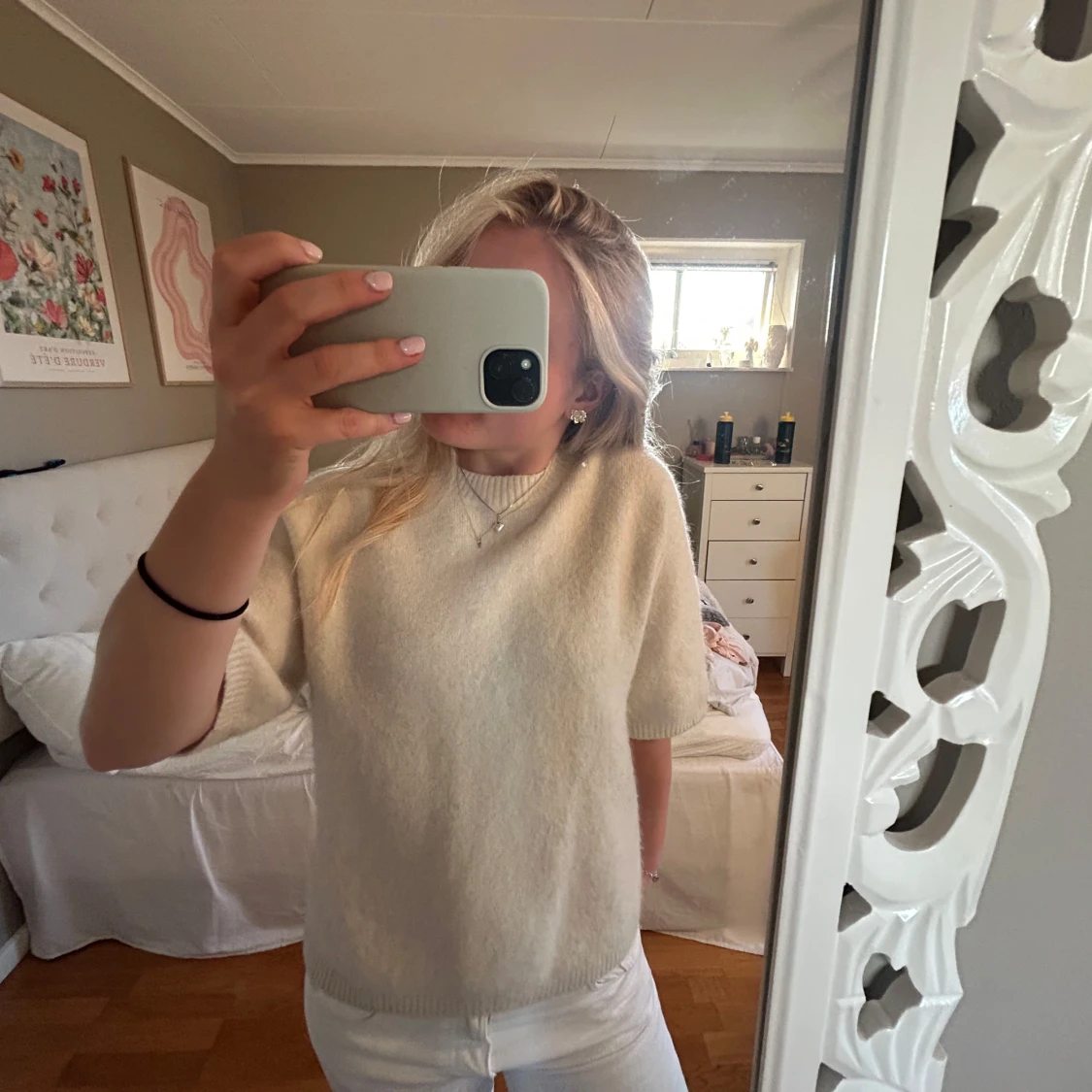 Vit stickad kortärmad tröja - 1