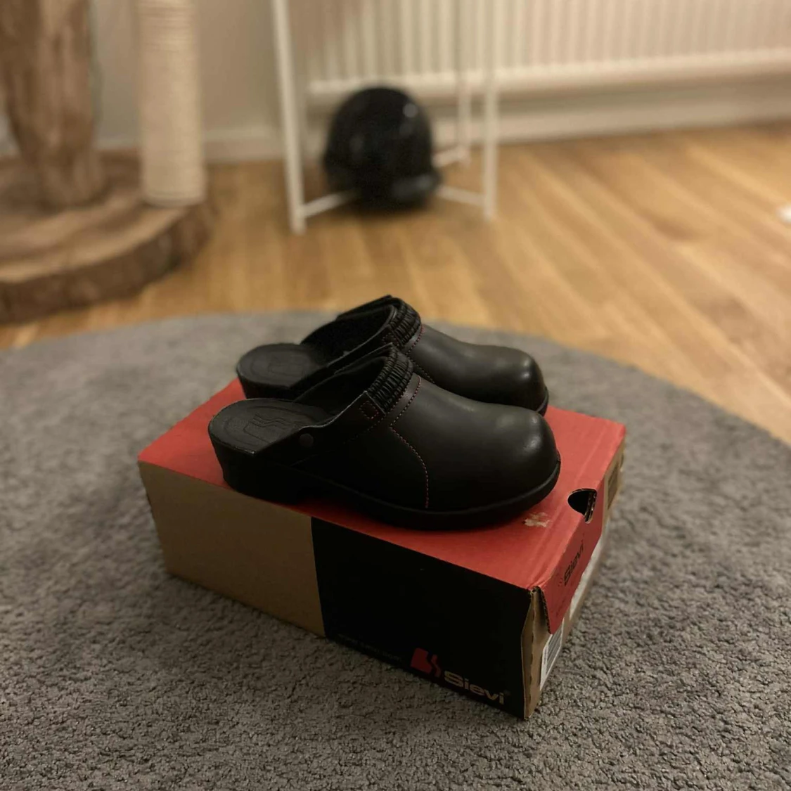 Svarta träskor från Sievi, stl 38 - 1