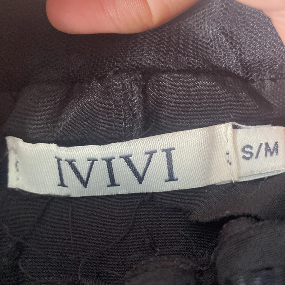 Svart volangkjol från IVIVI S/M - 1