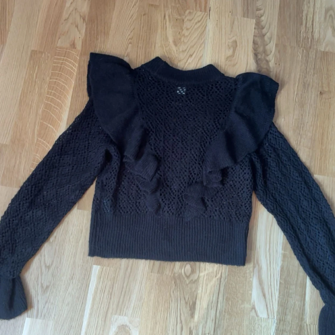 Svart stickad volangtröja H&M Divided XS - 2