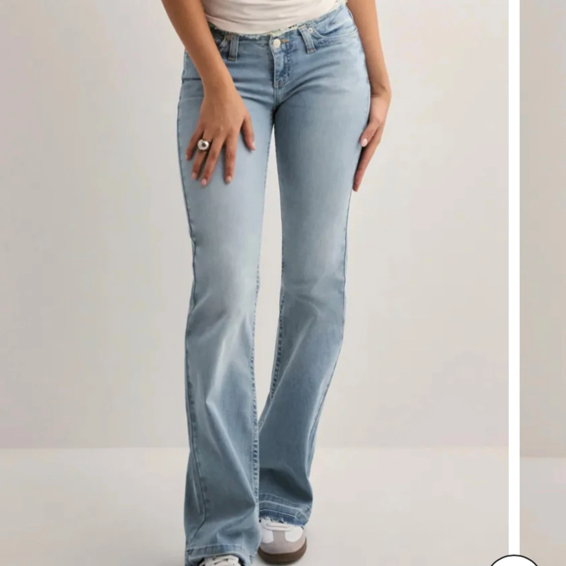 Ljusblå bootcut jeans - 1