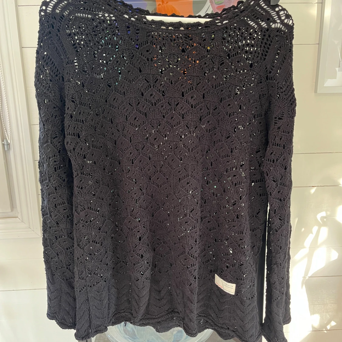 Svart virkad tröja från Odd Molly