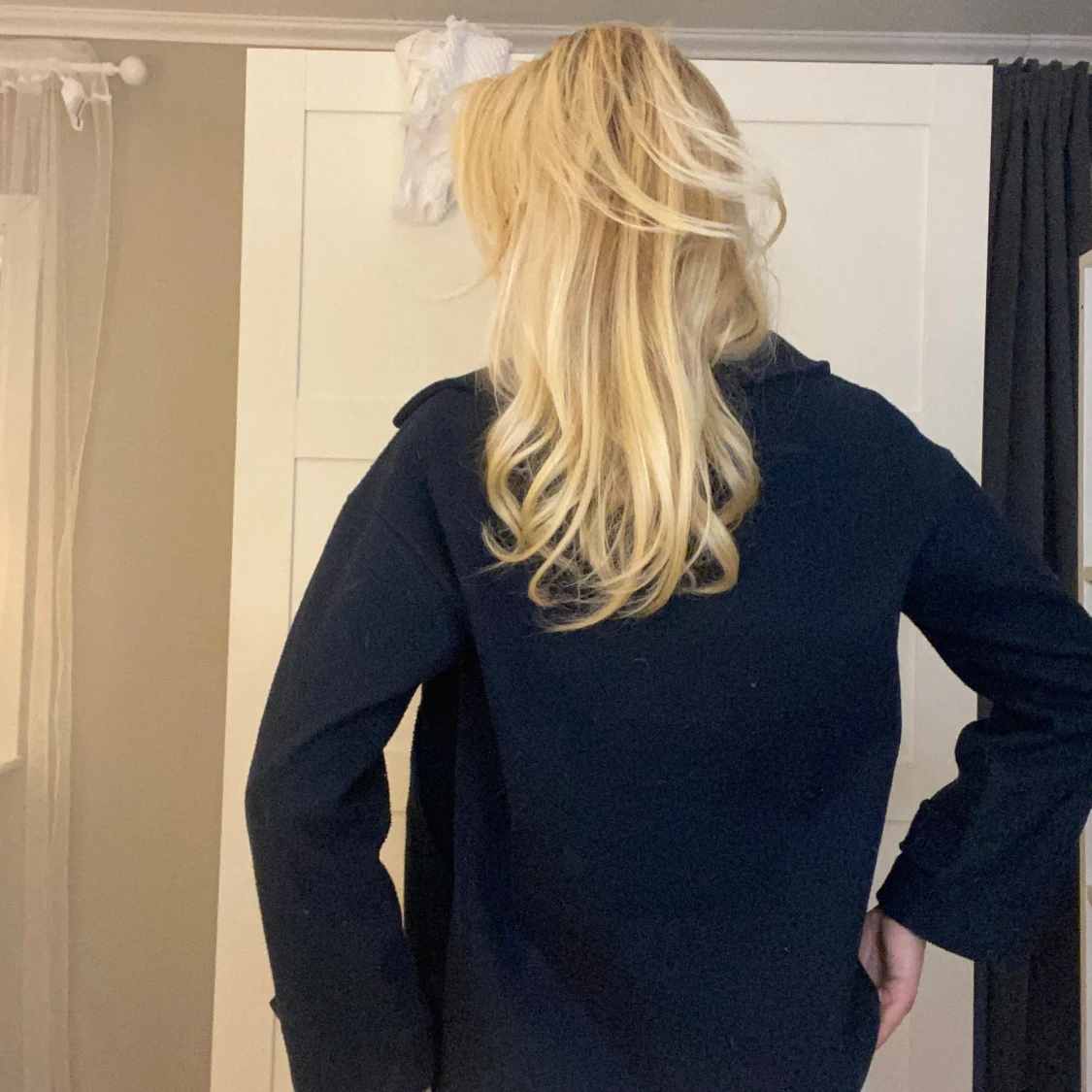 Mörkblå skepparkavaj med stora knappar - 1