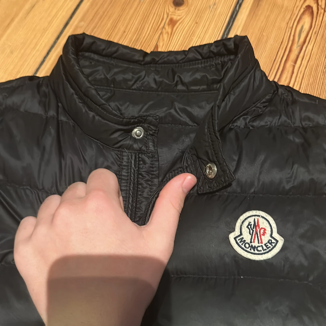 Svart dunväst från Moncler - 1
