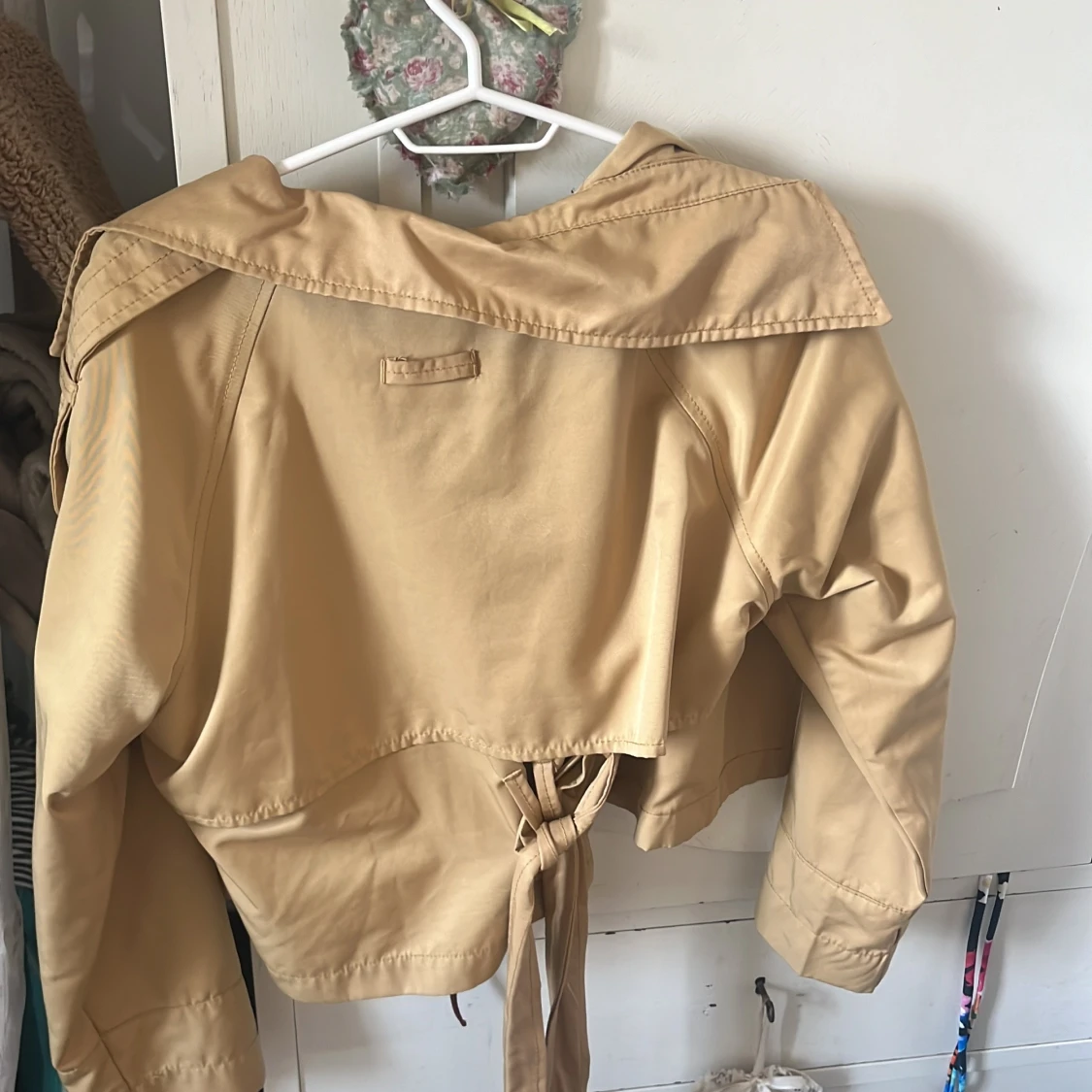 Beige trenchcoat från Bershka S 😍 - 1