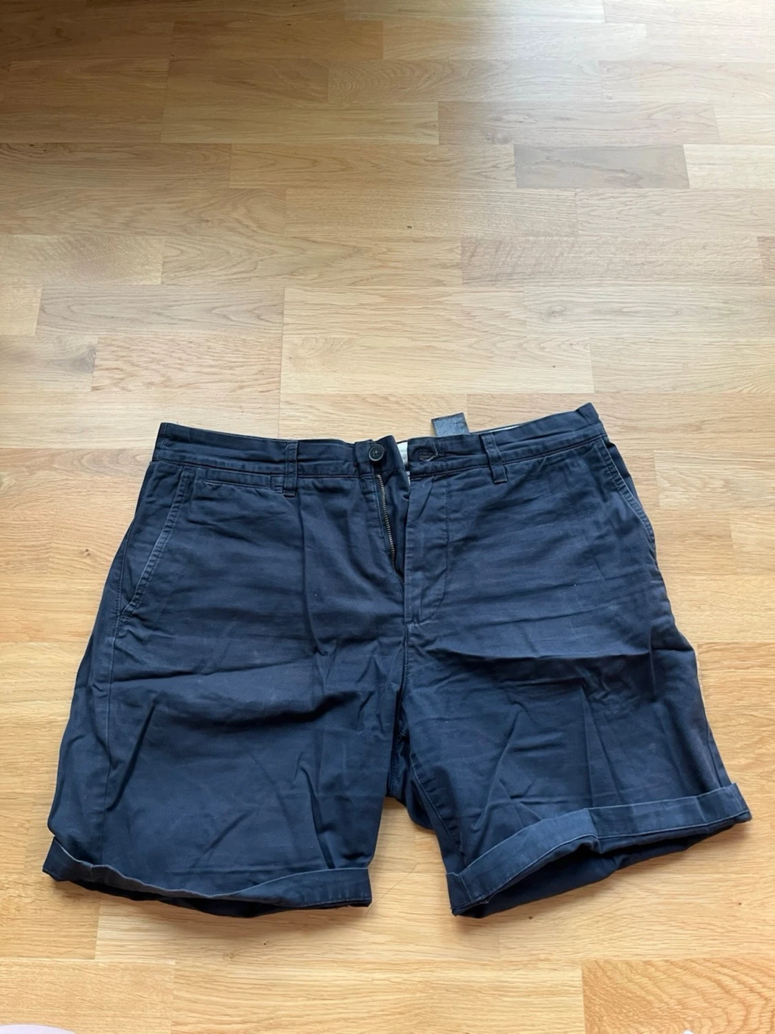 Mörkblå shorts