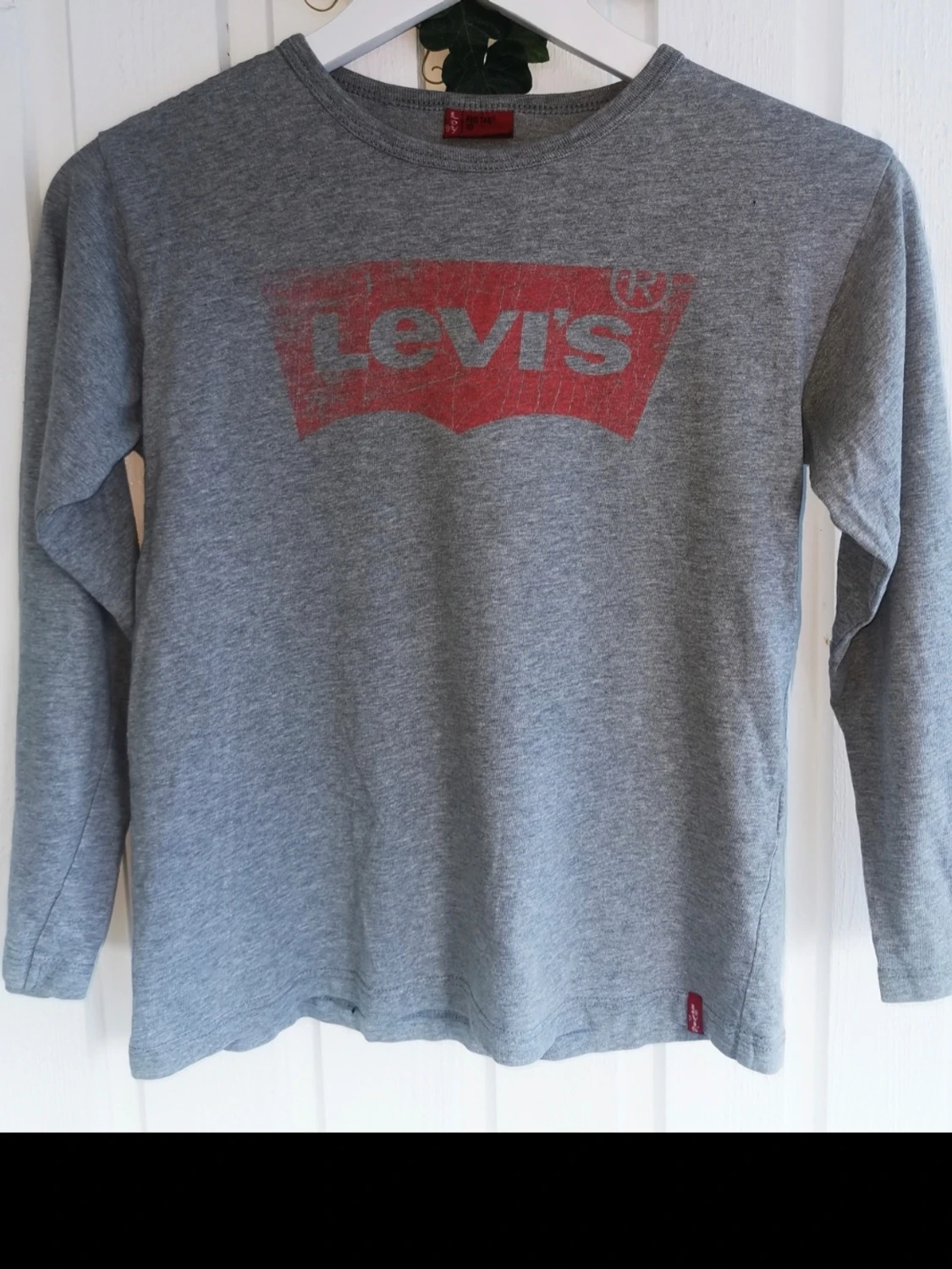 Grå långärmad Levi's tröja storlek 140 passar 10 år - 3