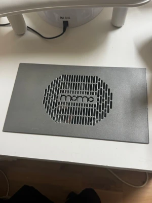 Utsug  - Utsug till nagelbord funkar fint filter och laddare medföljer (inte helt nya filter men rengjorda, går att köpa nya på de flesta nagelhemsidorma) kom med bud 