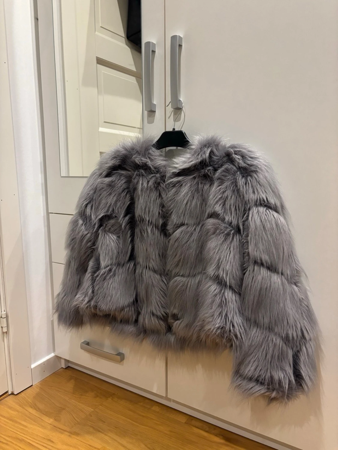 Grå fluffig pälsjacka  - 1