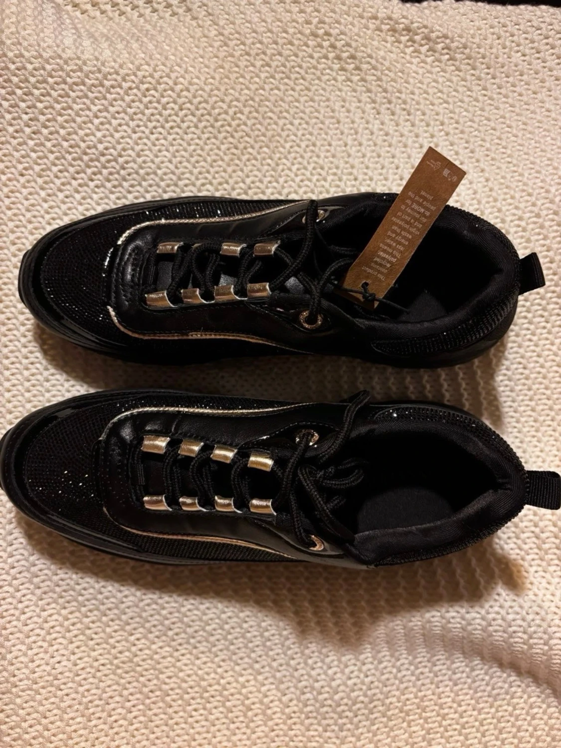 Svarta sneakers med silverdetaljer - 3