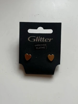Örhängen  - Helt nya örhängen från glitter🥰