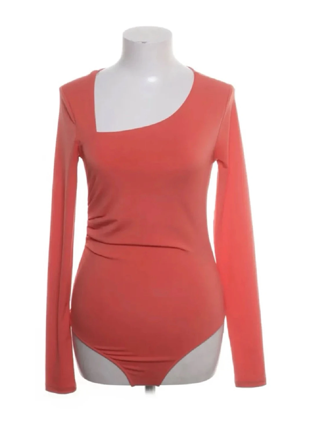 Koralfärgad body🤍