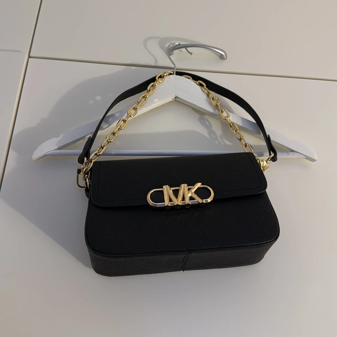 Svart axelväska från Michael Kors