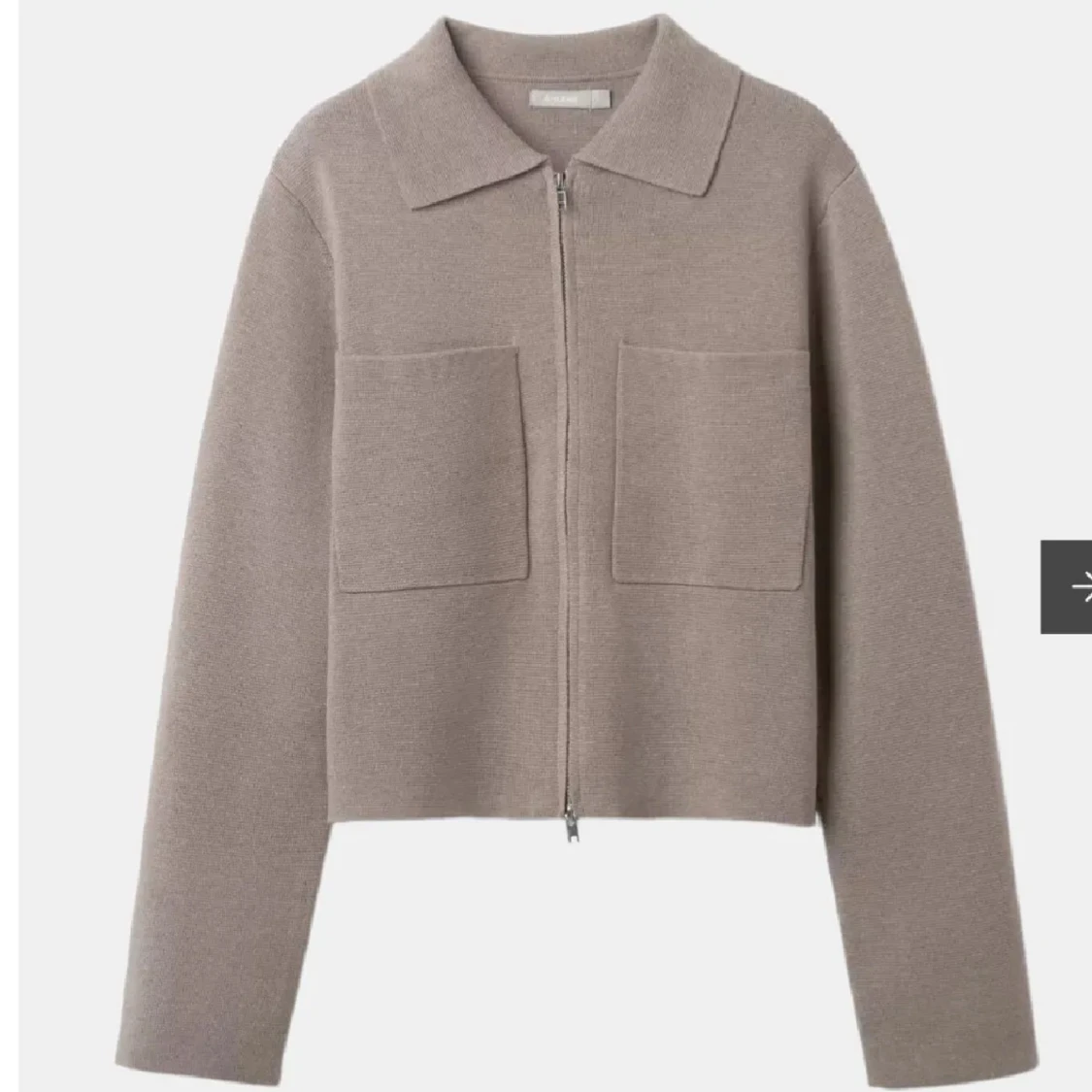 Beige stickad overshirt med dragkedja