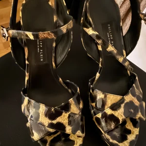 Leopardmönstrade Philipp Plein klackar - Strl 39 passar mer 38 