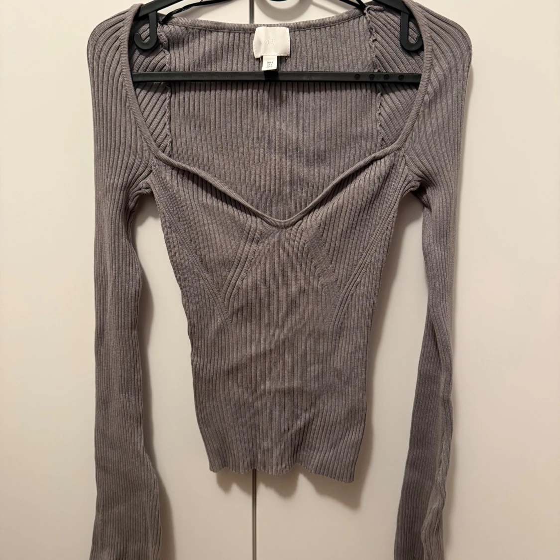 Ribbad grå långärmad topp H&M