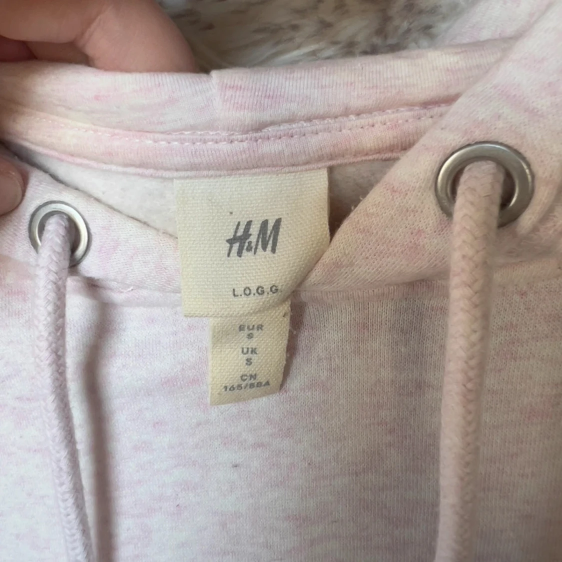 Ljusrosa hoodie med LOVE-tryck H&M - 2