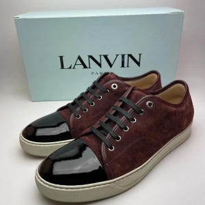 Lanvin skor(nya) - Hej! Säljer nu dessa sjukt snygga lanvin skor. Skorna är i nytt skick! Har ett begränsat antal boxar och dustbag! Hör gärna av dig vid frågor!