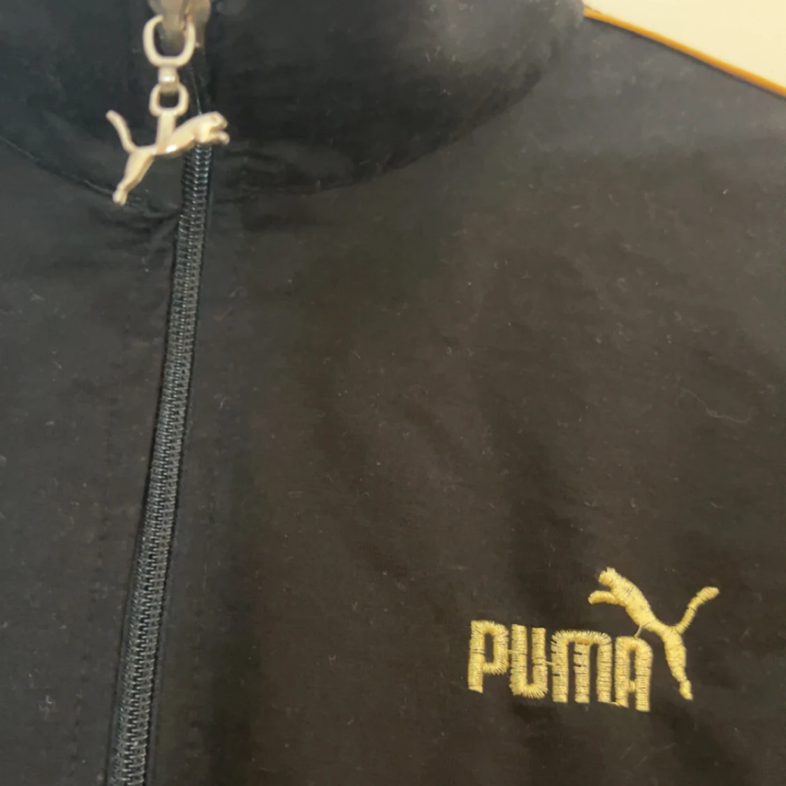 Svart Puma bomber/tränings jacka med guld - 2