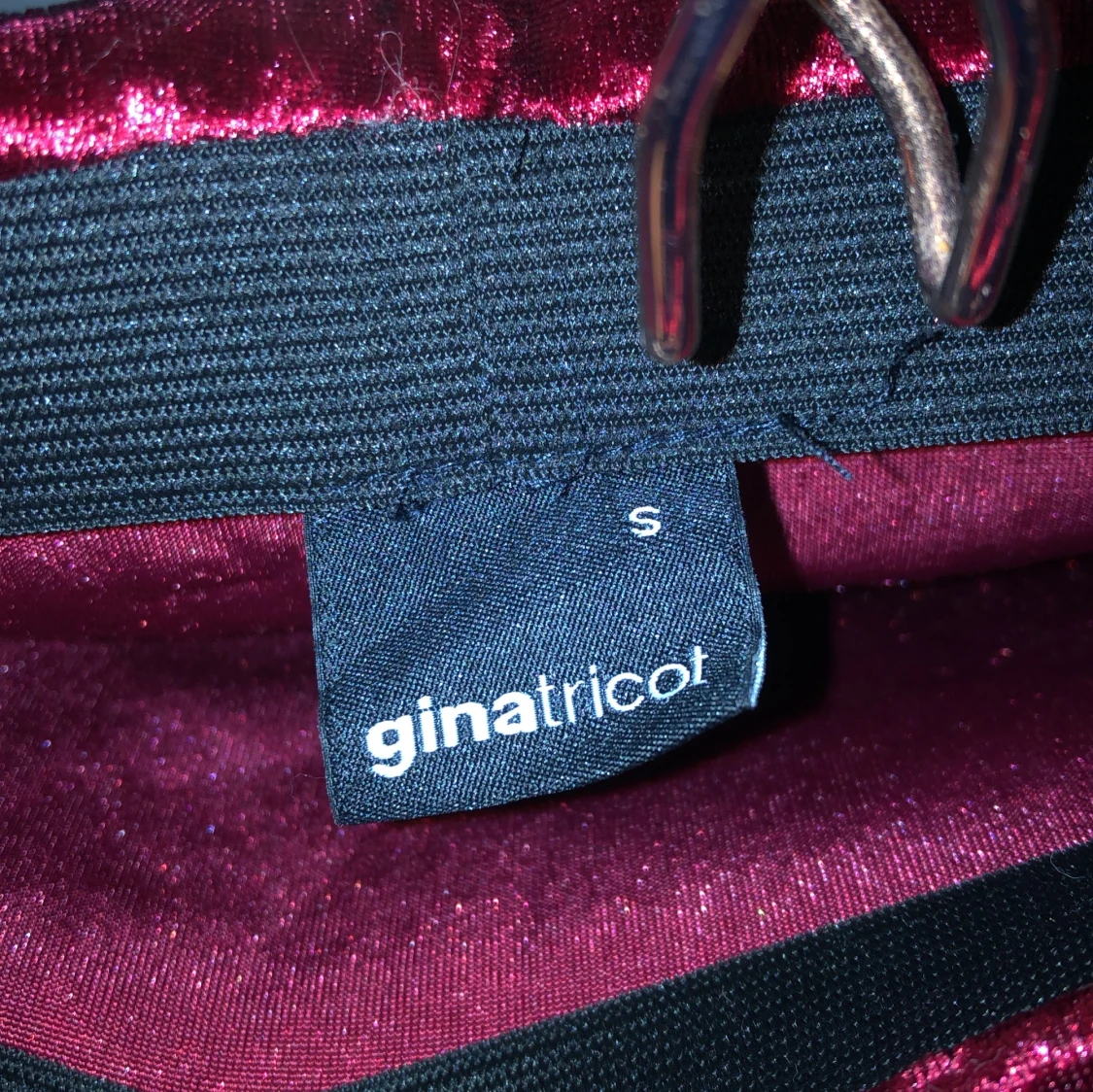 Vinröd sammetskjol  - 2