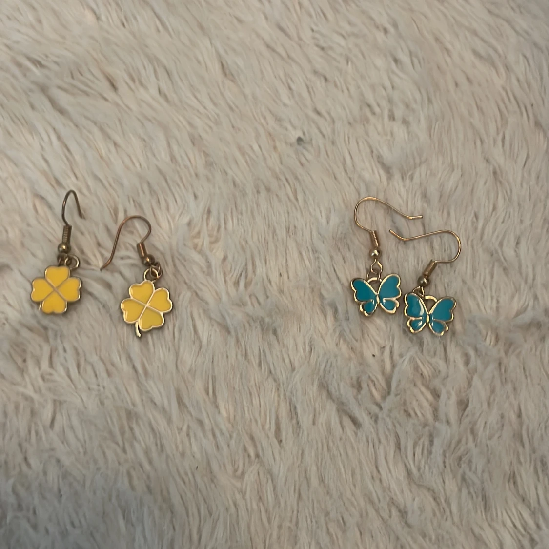 Färgglada örhängen i olika former - 3