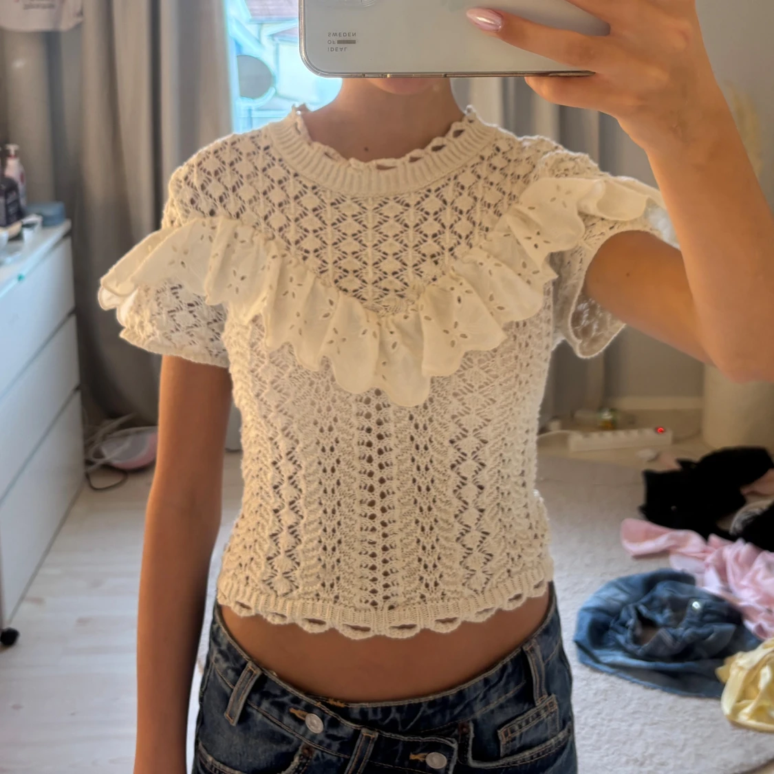 Vit stickad blus med volang från Zara