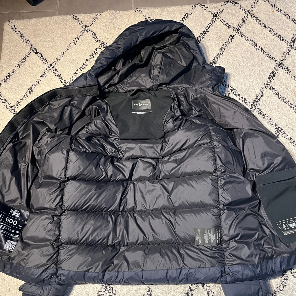 Mörkblå dunjacka från Sail Racing - 1