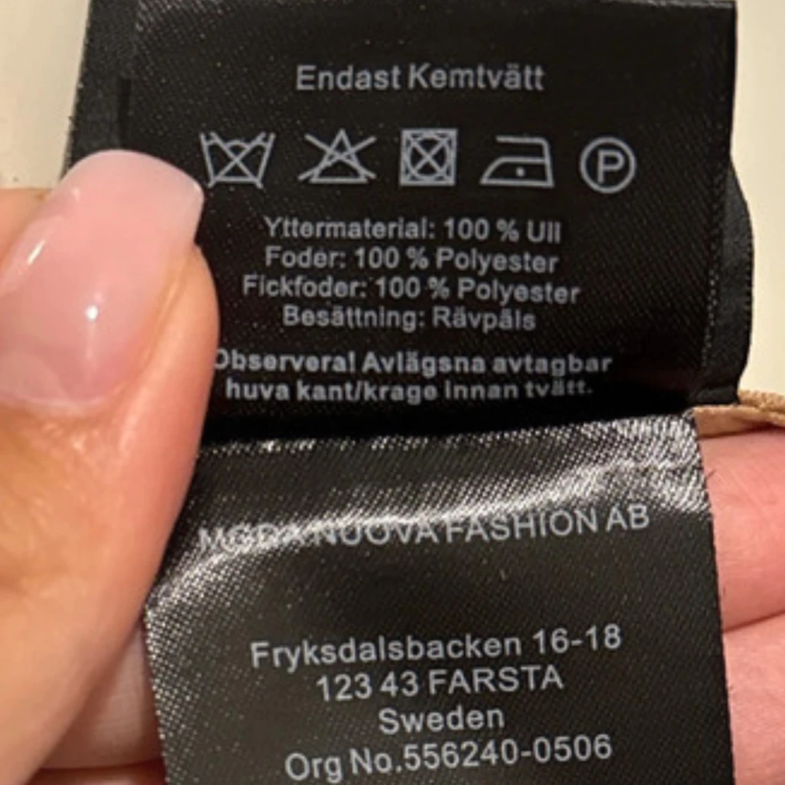 Beige ullkappa med äkta päls från Hollies - 4