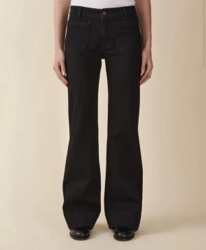 JEANERICA St Monica Low (Black 2 Weeks) - Säljer dessa Jeanerica Jeans i modellen St Monica Low, färgen Black 2 Weeks, storlek W29L34♥️älskar dessa jeans och denna modellen men dessa har tyvärr blivit för stora för mig (säljer flera färger!)♥️♥️ jag är ca 172 cm lång och dessa är perfekta i längden för mig! Nypris: 2200kr