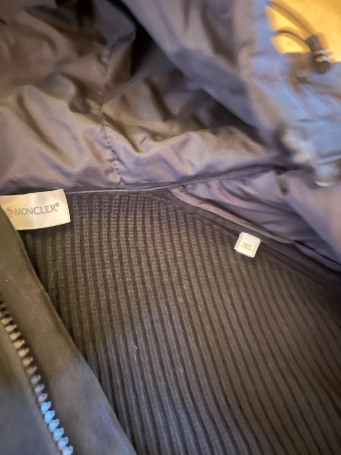 Svart Moncler pufferjacka med huva - 5