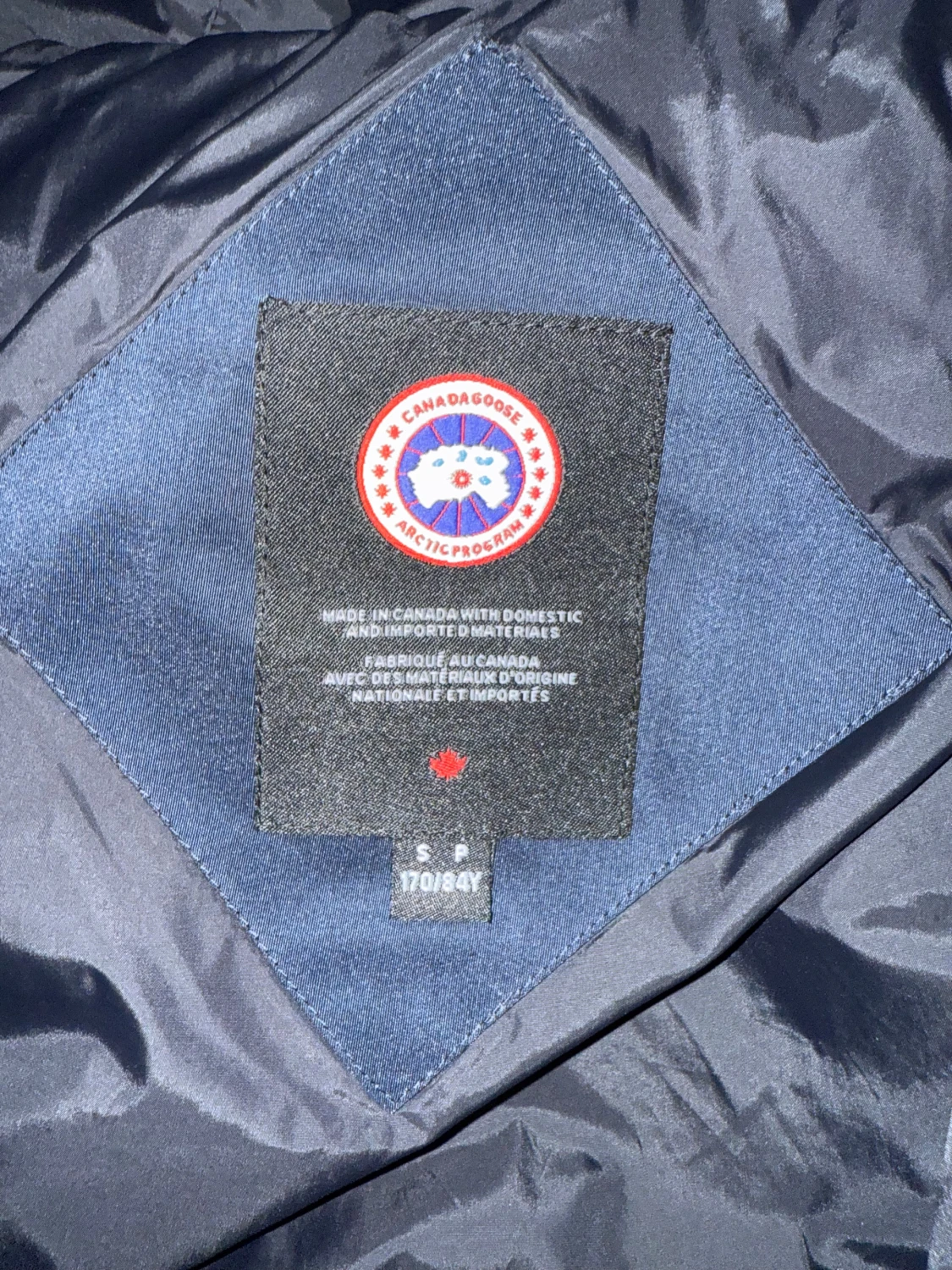 Mörkblå pufferjacka från Canada Goose - 2