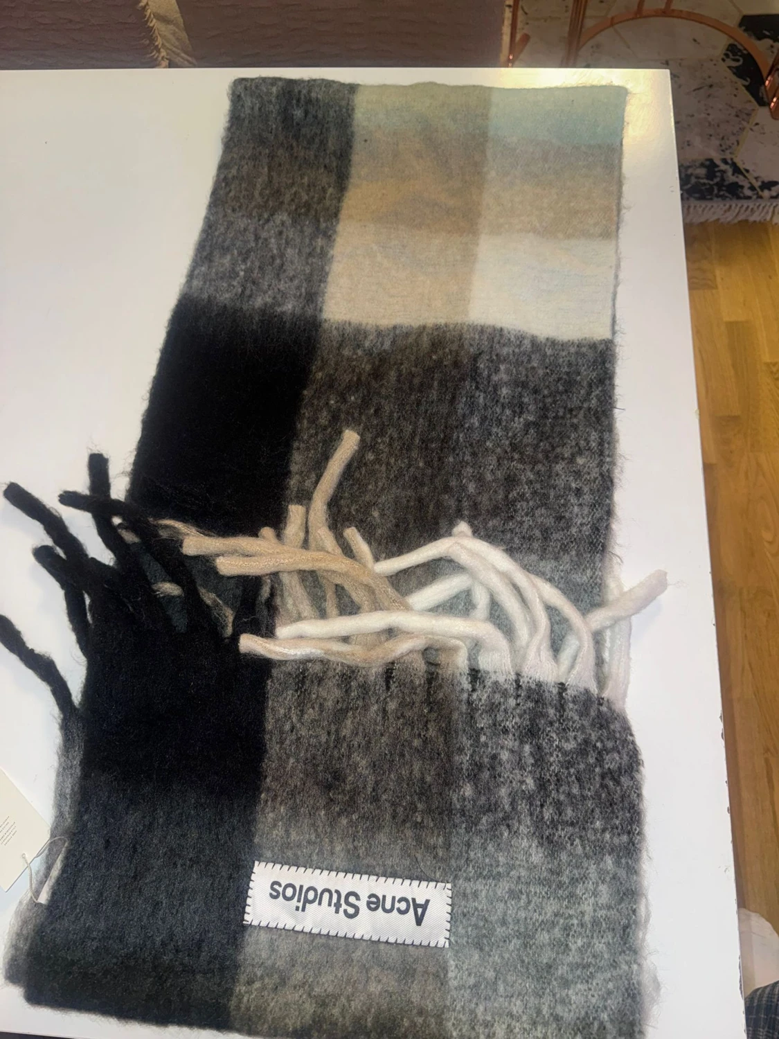 Rutig ullväst från Acne Studios