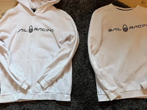Sailracing tröjor - Tjena jag säljer två av mina sailracing tröjor en med luva och en utan båda är i storlek 150, skriv om du e intresserad 
