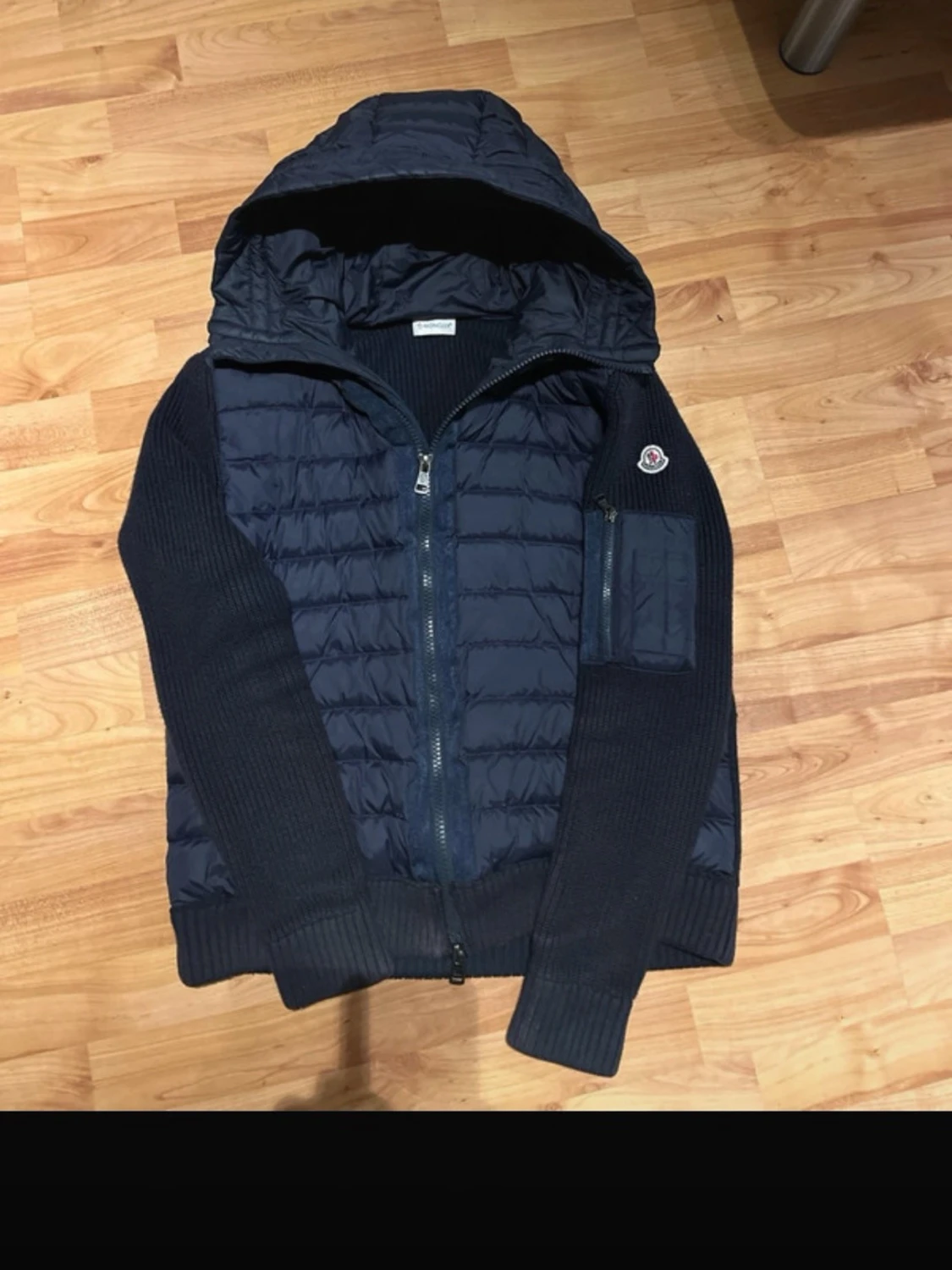 Mörkblå Moncler Cardigan NFC Scan
