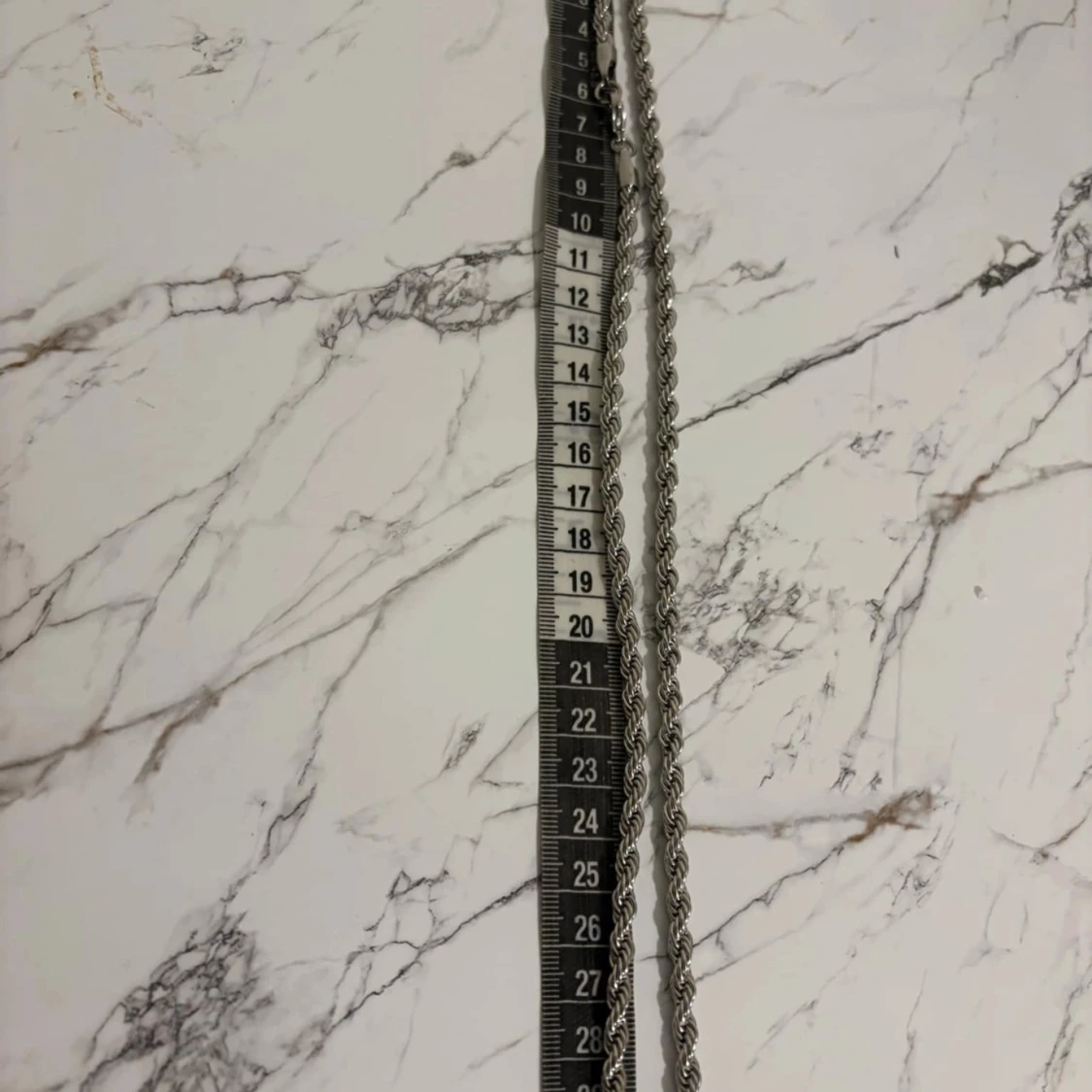 Silverfärgat halsband - 91