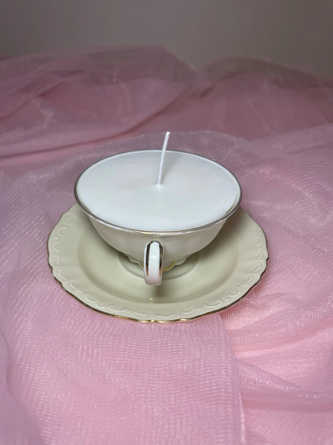 Doftljus i en tekopp i en vit färg nr 2 - 3