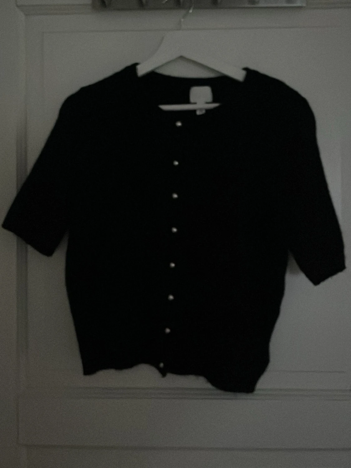 svart kortärmad kofta