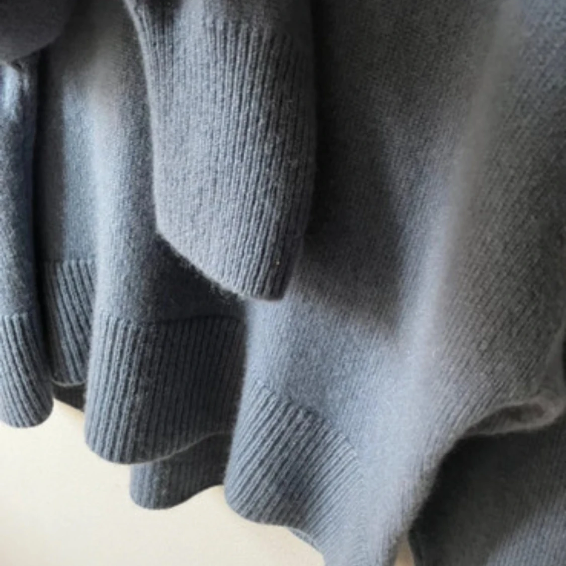 Höghalsad stickad tröja  - 2