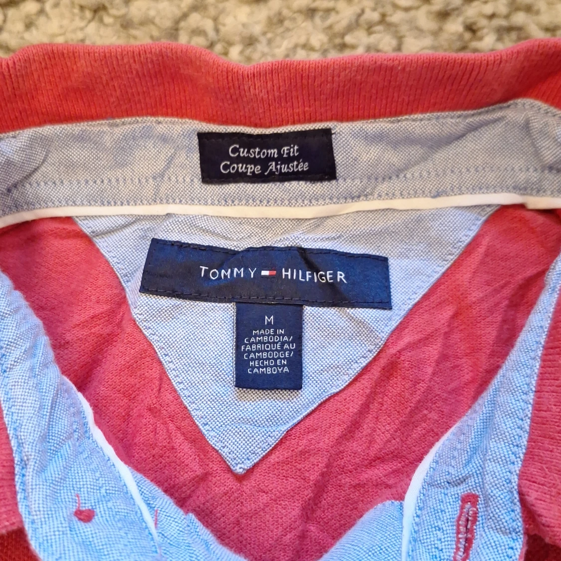 Röd Tommy Hilfiger pikétröja  - 4