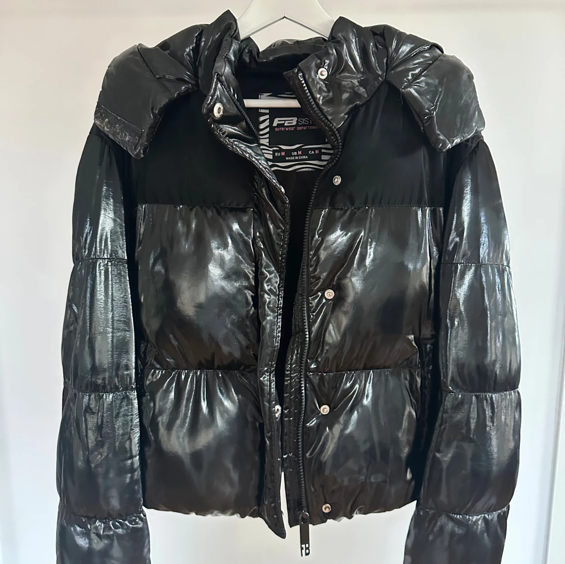 Svart pufferjacka från FB Sister
