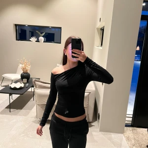 Långärmad topp - Aldrig använd, prislapp kvar 