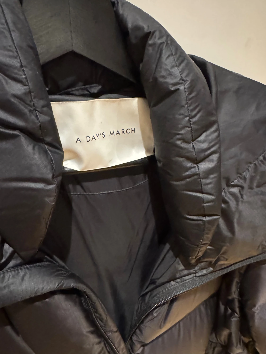 Svart pufferjacka från A Day's March - 1