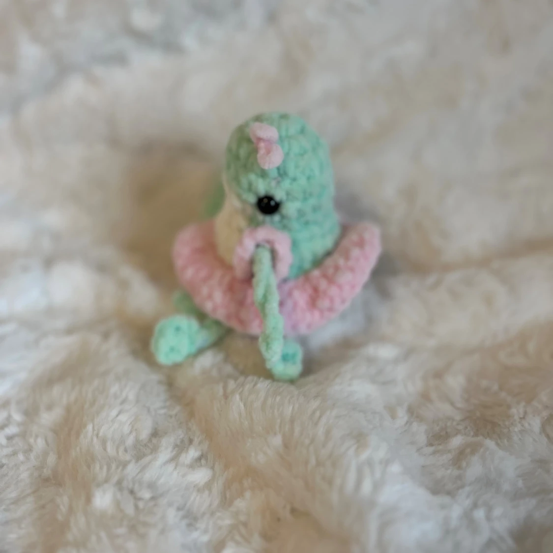 Virkad groda med klänning - 1