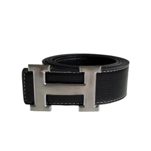 Svart H märkat bälte - Ett fint svart bälte i bästa kvalite, pris är diskuterbart vid en snabb deal! 1-2 dagars leverans med instabox 📦🚚