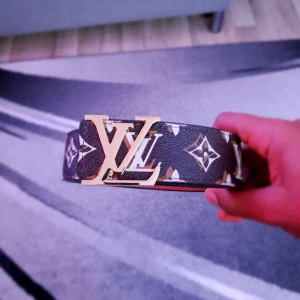 Brun / vit bälte  - Ny bra kvalitet 