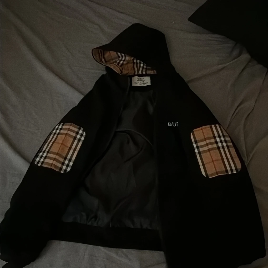 Svart Burberry vindjacka med huva - 2