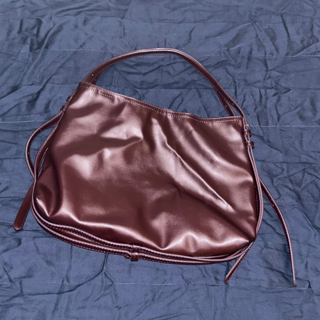 Vinröd väska från Zara - 1