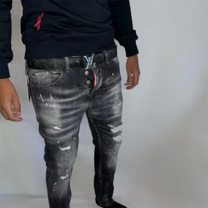 L.V bälte herr 120cm - Helt ny. Fin replika med grym kvalitet. Pris: 799kr. Först till kvarn som gäller. Skickas direkt inom 24h