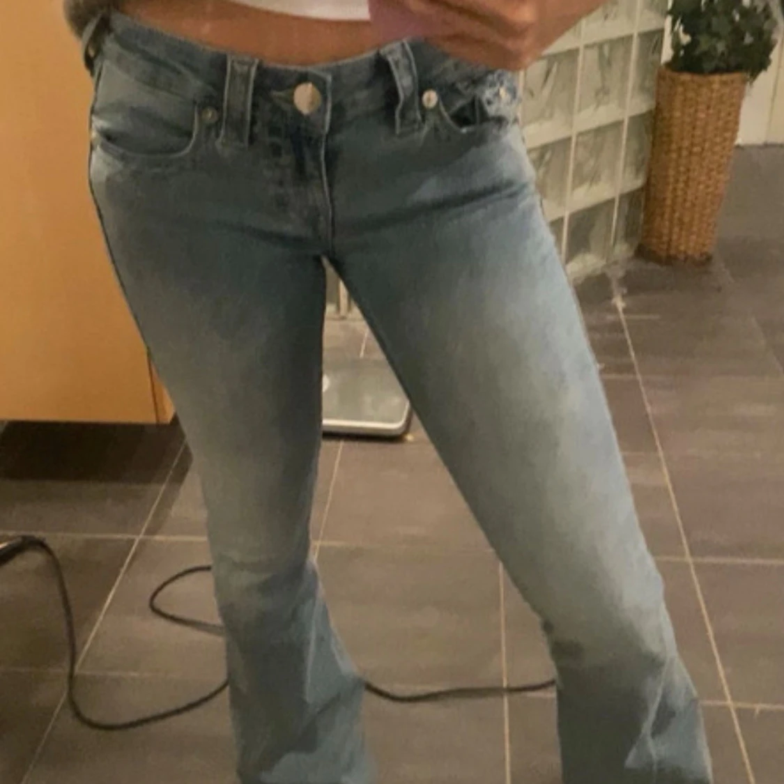 Ljusblå bootcut jeans från True Religion - 1