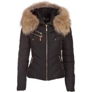 Svart pufferjacka med päls från Hollies - Svart pufferjacka från Hollies med fluffig äkta päls runt huvan. I storlek 34/xs. Nypris 4500, använt bara en vinter få gånger. 